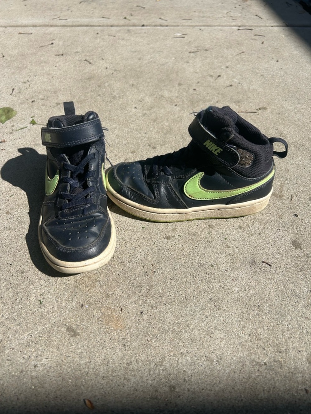 Nike Kids dark Blue High-Top Sneakers with Lime Swoosh